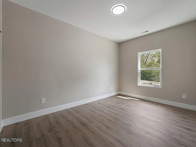 3353 Lay Ave SE — Photo 15