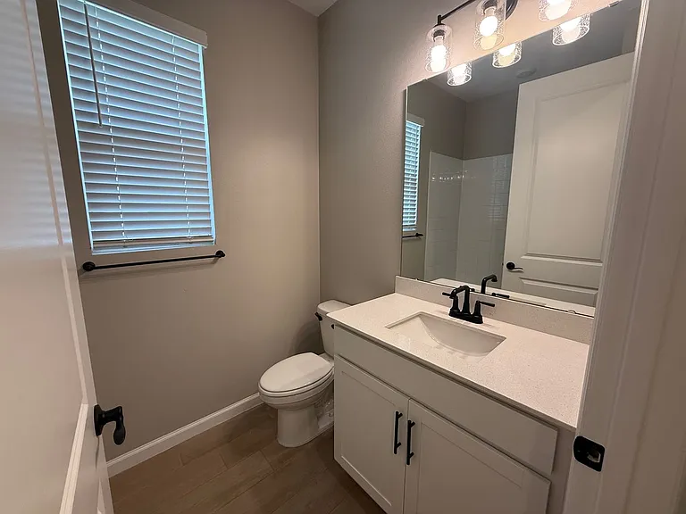 10073 Spring Lake Dr — Photo 17