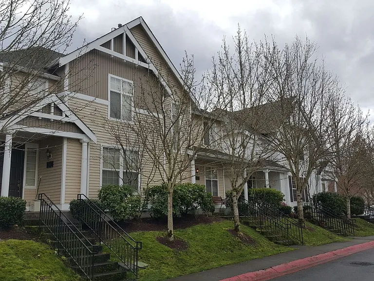 22651 NE 4th Pl — Photo 1