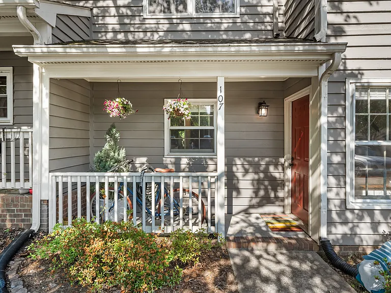 107 Long Shadow Pl — Photo 2