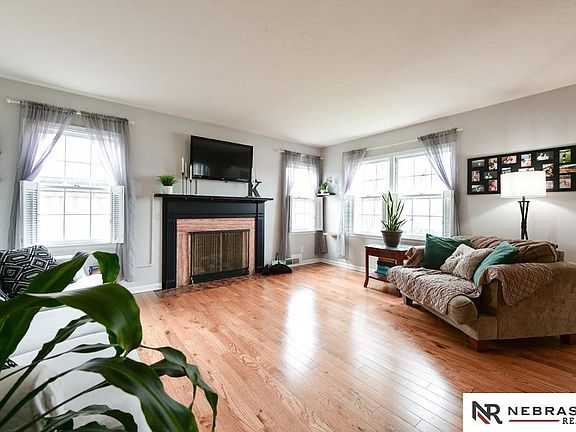 3rd image of 224 S Cotner Blvd