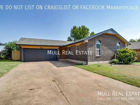 913 NE 6th St, Moore, OK 73160