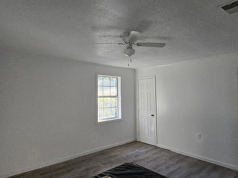 629 W Watson St — Photo 72