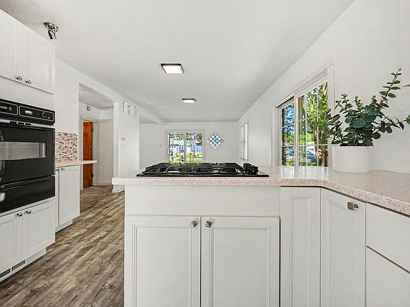4th image of 3682 Heron Ave SW