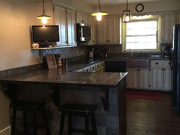 Kitchen
						:
						Open Concept with tons of storage