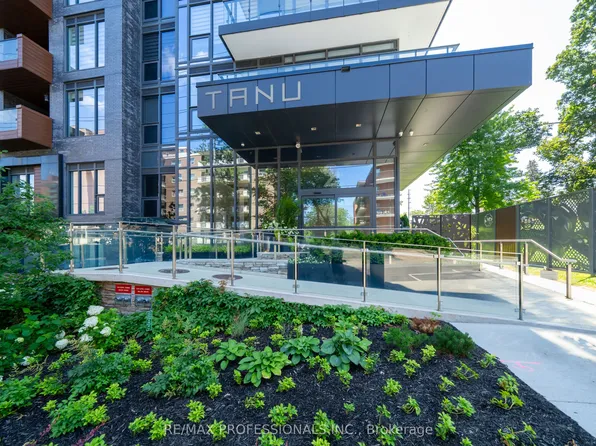 21 Park St E #816, Mississauga, ON L5G 0C2