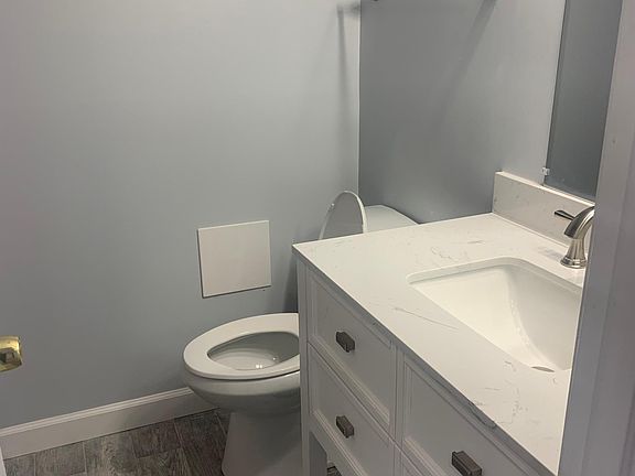 4th image of 46770 Graham Cove Sq #Basement