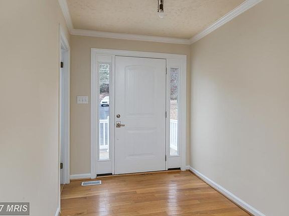 3rd image of 2401 Youngs Dr