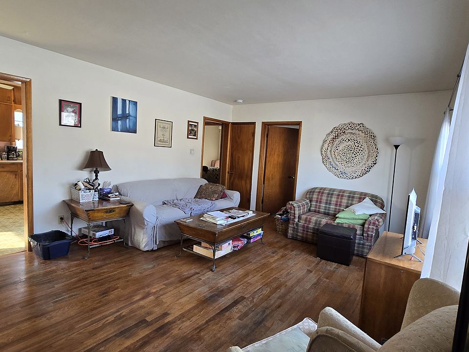 Large bright Living room