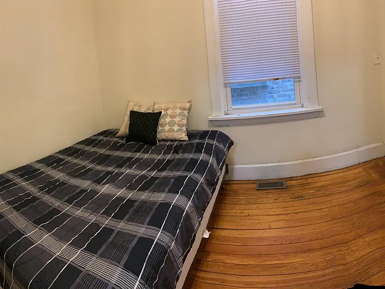 1504 W Henderson St #1F — Photo 13