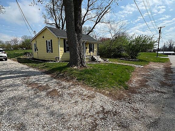 4th image of 111 Spring Grove Ave