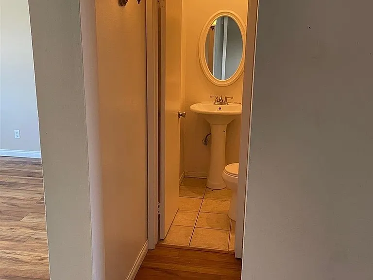 4875 Cole St — Photo 10