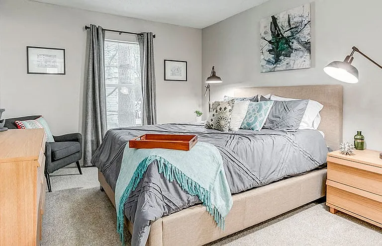 Whispering Lake Apartments — Photo 4