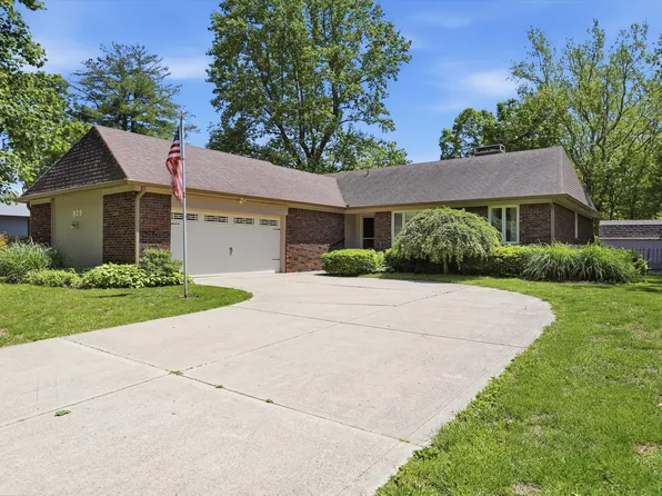 929 Briarwood Dr, Greenwood, IN 46142