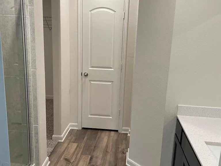 master bath w/big walk in closet