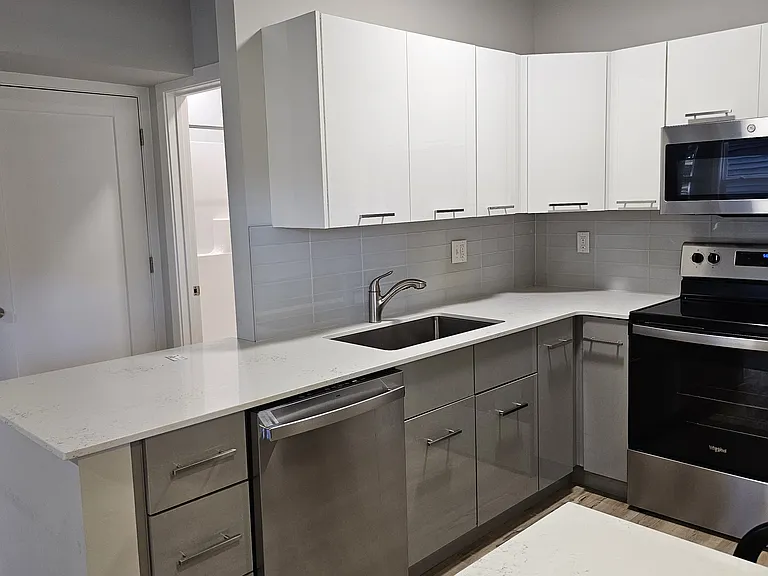 308 E White St #4 — Photo 8