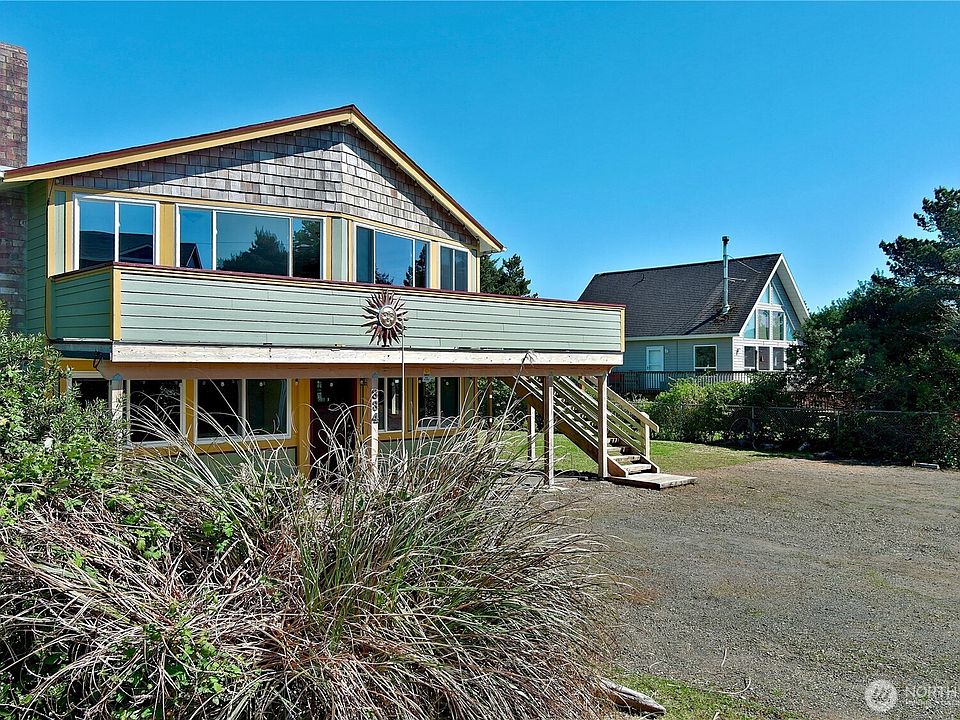 1st image of 334 Sand Dune Avenue NW