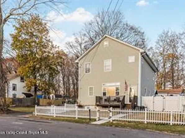 11 Grove Street, Highland, NY 12528