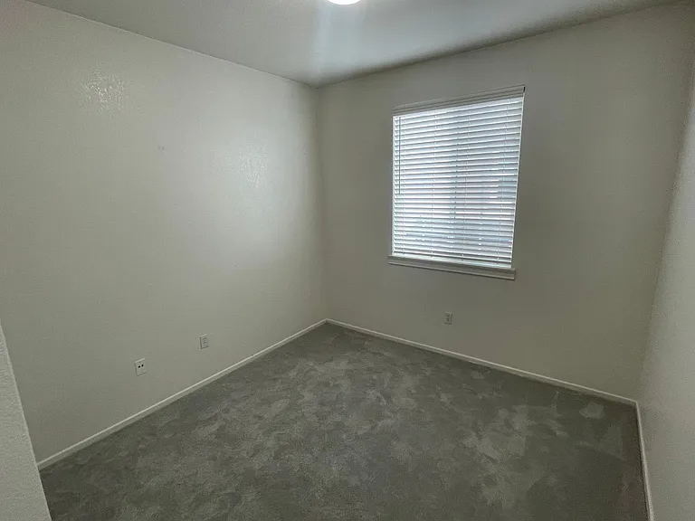 2703 White Pine Ct — Photo 16