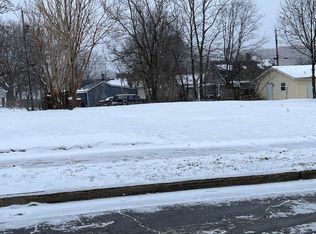 405 E Taylor St, Bloomington, IL
