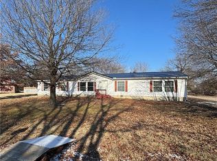 3303 Pefley St, Parsons, KS 67357