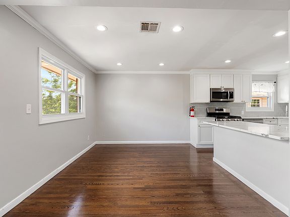 3rd image of 2089 Galloping Hill Rd Floor 1