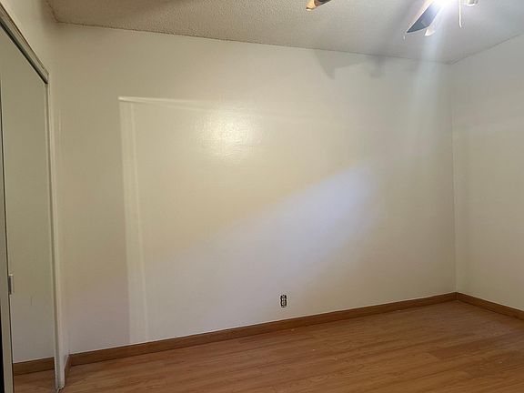 3rd image of 1138 Sesmas St