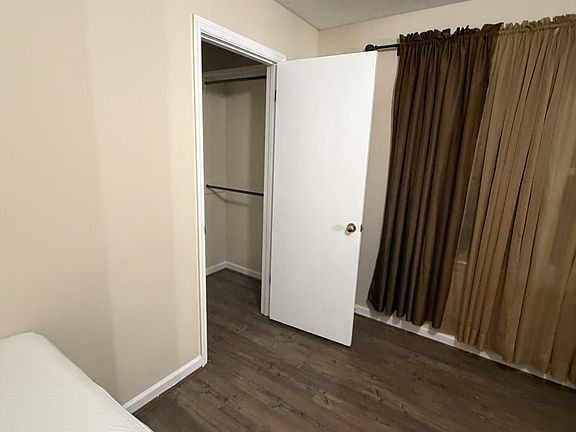 3rd image of 39 Middleton Pl #4