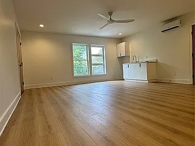 Studio, 375 sqft, $1,200 — Photo 3