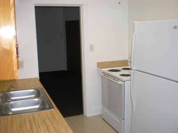 Kitchen - Livingroom entry doorway