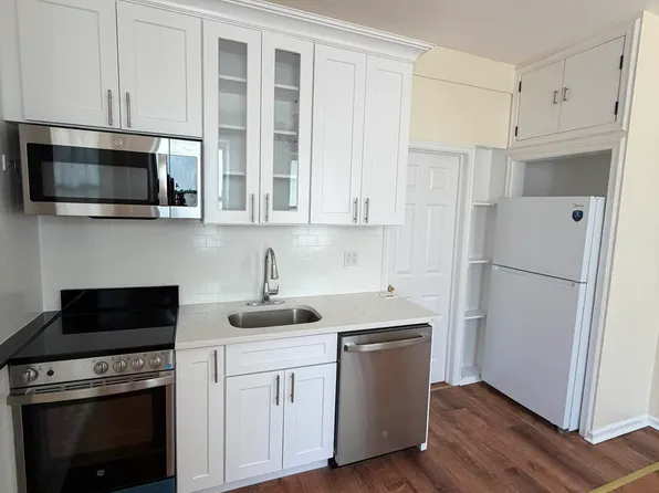 35-44 32nd Street image 1 of 5