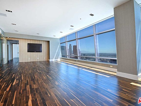 2nd image of 900 W Olympic Blvd Unit 48