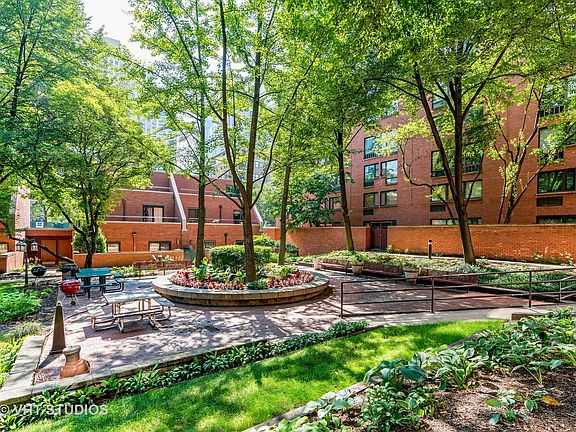 2nd image of 1143 S Plymouth Ct APT 404