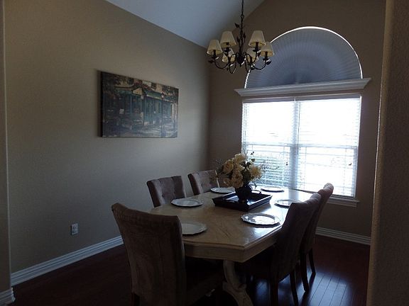 4th image of 1410 Latisha Ln