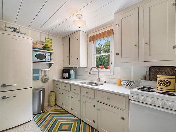 4th image of 783 E Shoreview Ln