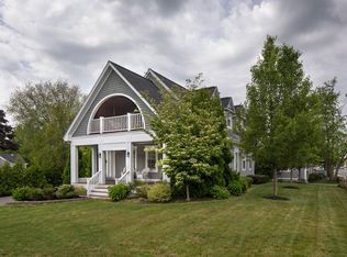 12 County Rd, Mattapoisett, MA 02739