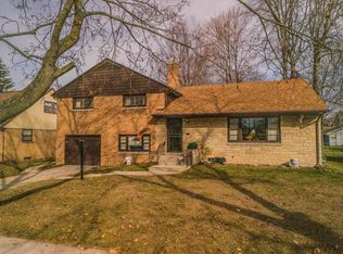 2022 Granger Rd, Manitowoc, WI 54220