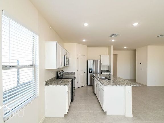 4th image of 35579 W San Capistrano Ave