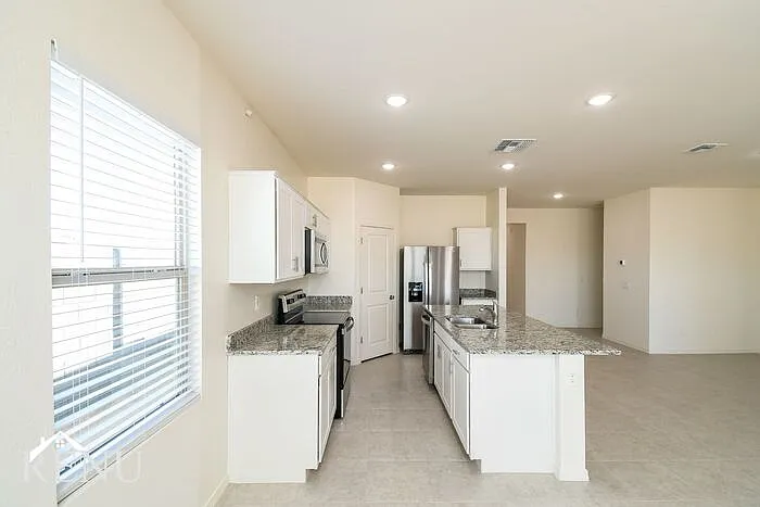 35579 W San Capistrano Ave — Photo 4