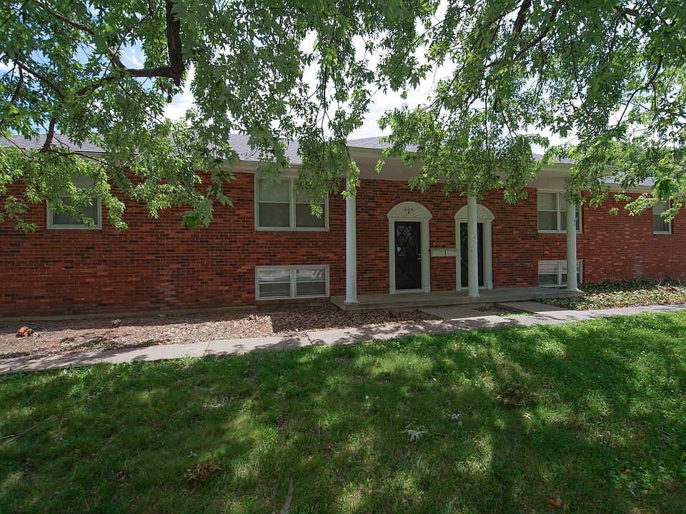 1st image of 805 NE Magellan Ave #B