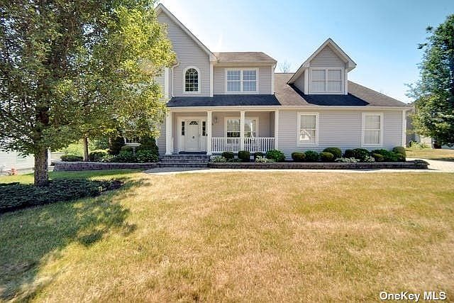 1st image of 35 Camelot Dr