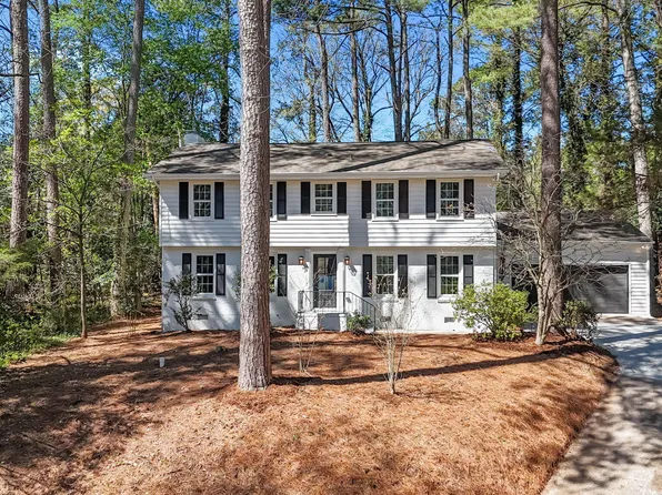 5321 Fieldstone Dr, Raleigh, NC 27609