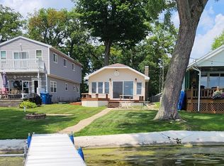 8121 N Tippecanoe Dr, Walkerton, IN 46574