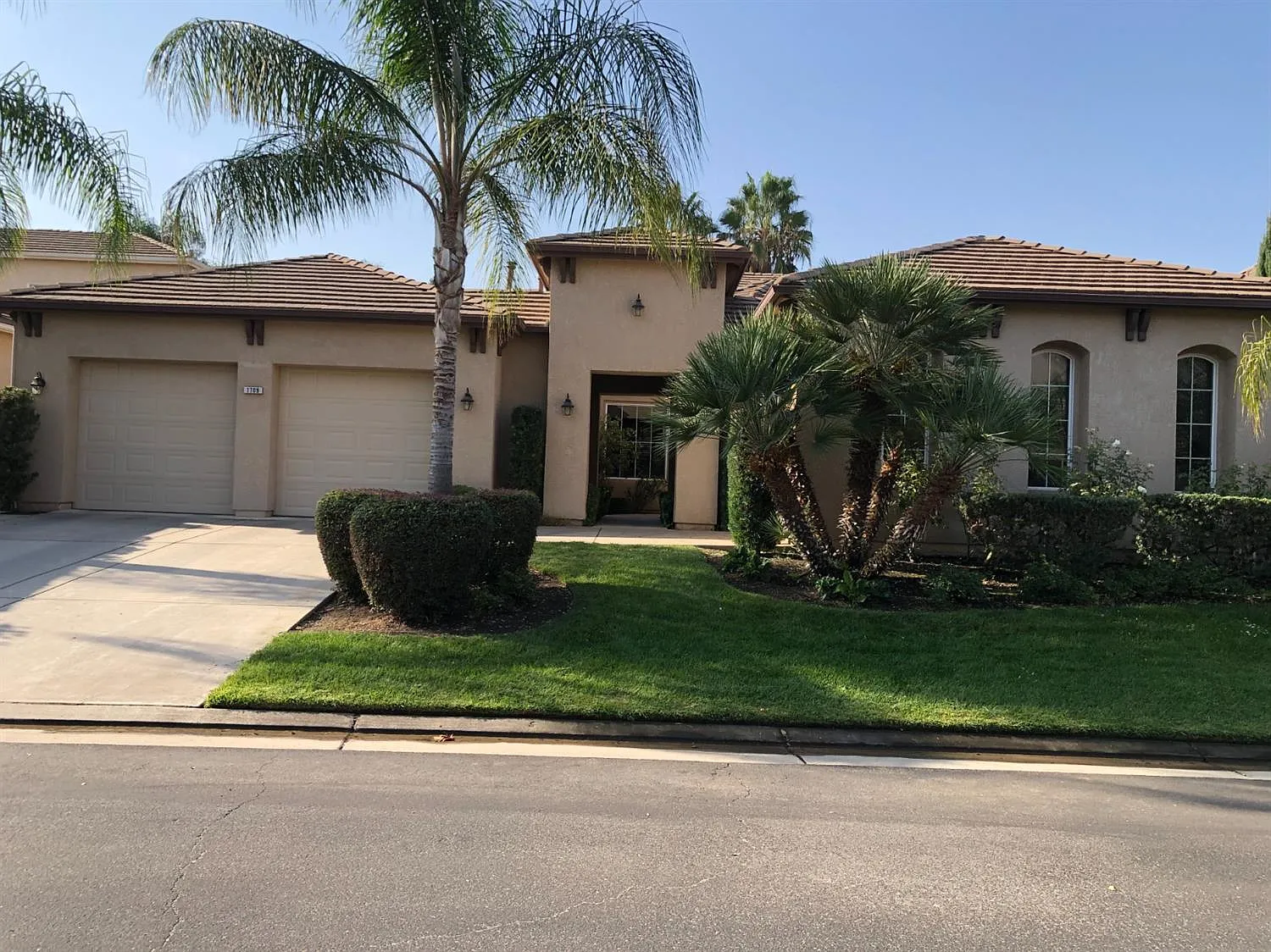 1709 E Banwell Ln photo 1