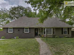 5204 Stanton Dr, Kansas City, MO 64133
