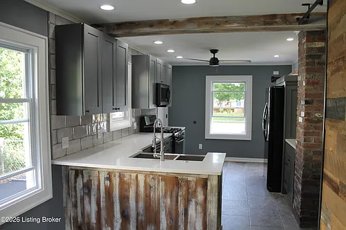 528 Harris Pl Photo 1