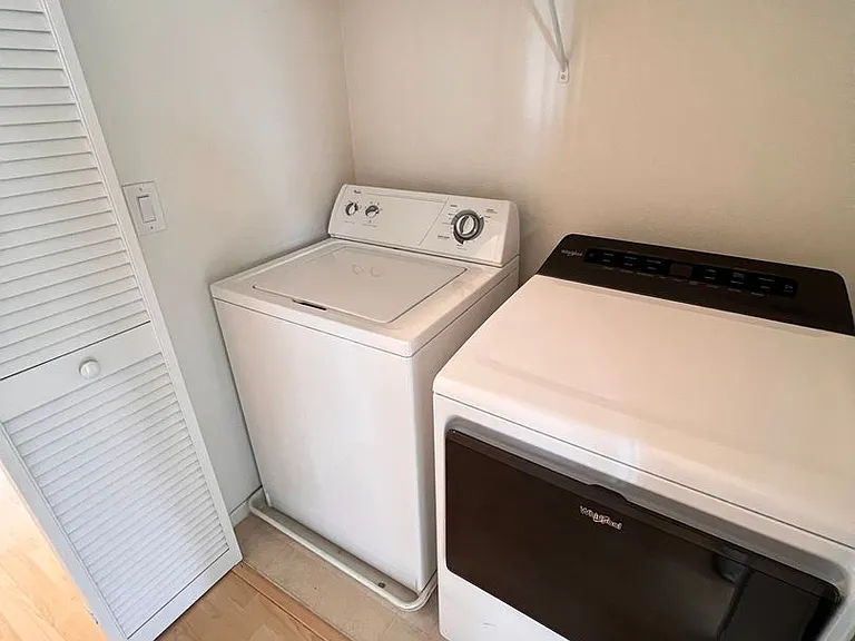 6255 W Arby Ave #301 — Photo 8