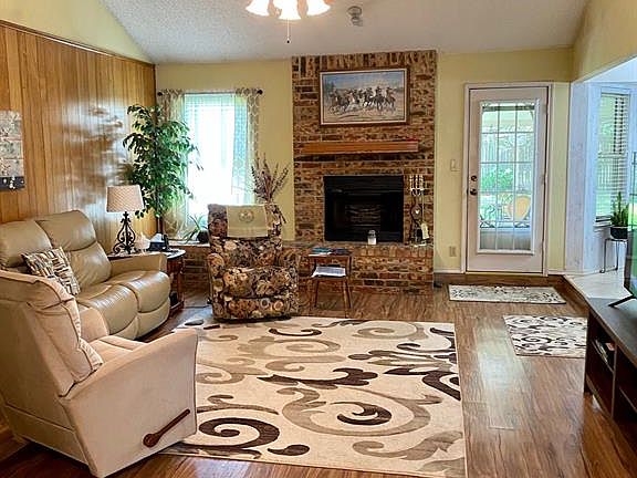4th image of 6536 N Park Dr