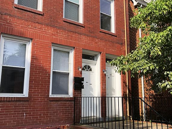 3rd image of 2105 W Cary St Floor 1
