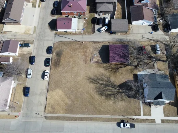 603 S 2nd St, Bellevue, IA 52031